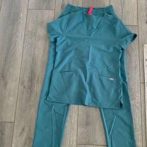 Figs scrub set never worn